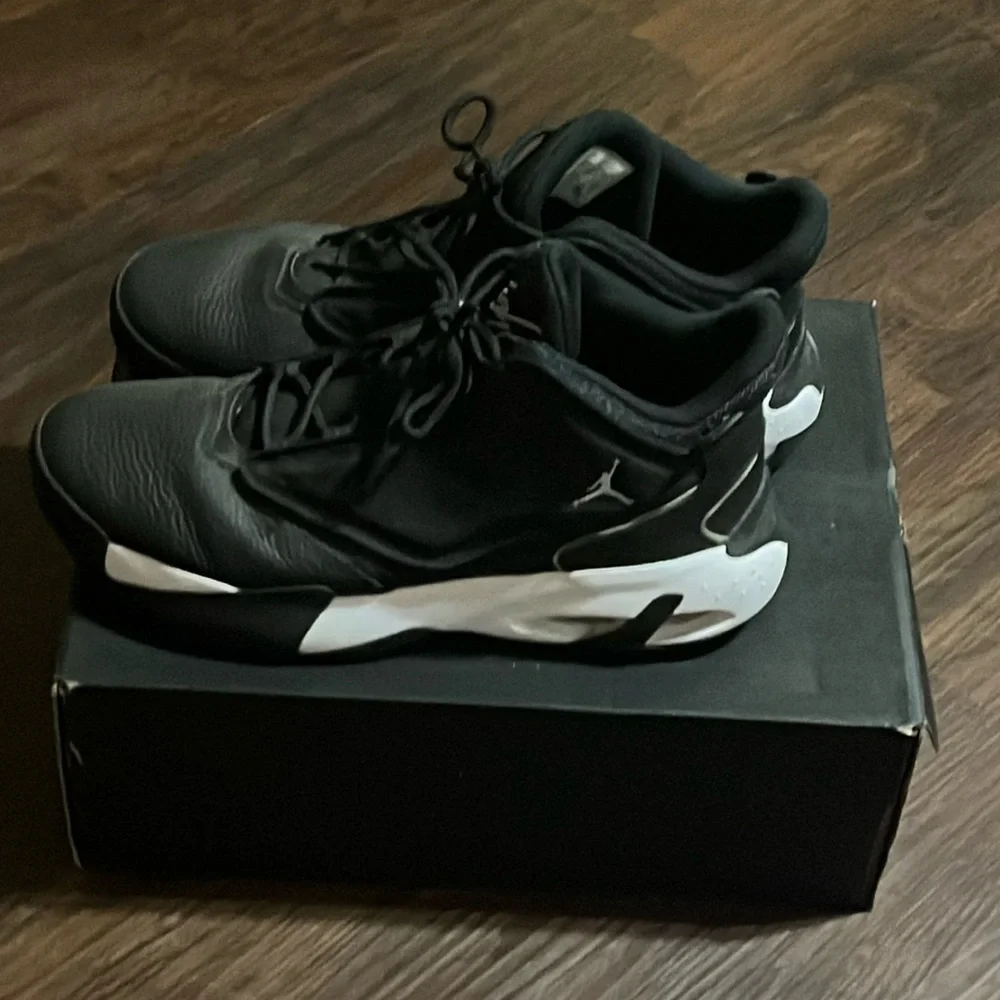 Nike Air Jordan Flight Max Aura 4 Black Metallic Streetwear Sneakers Size 13